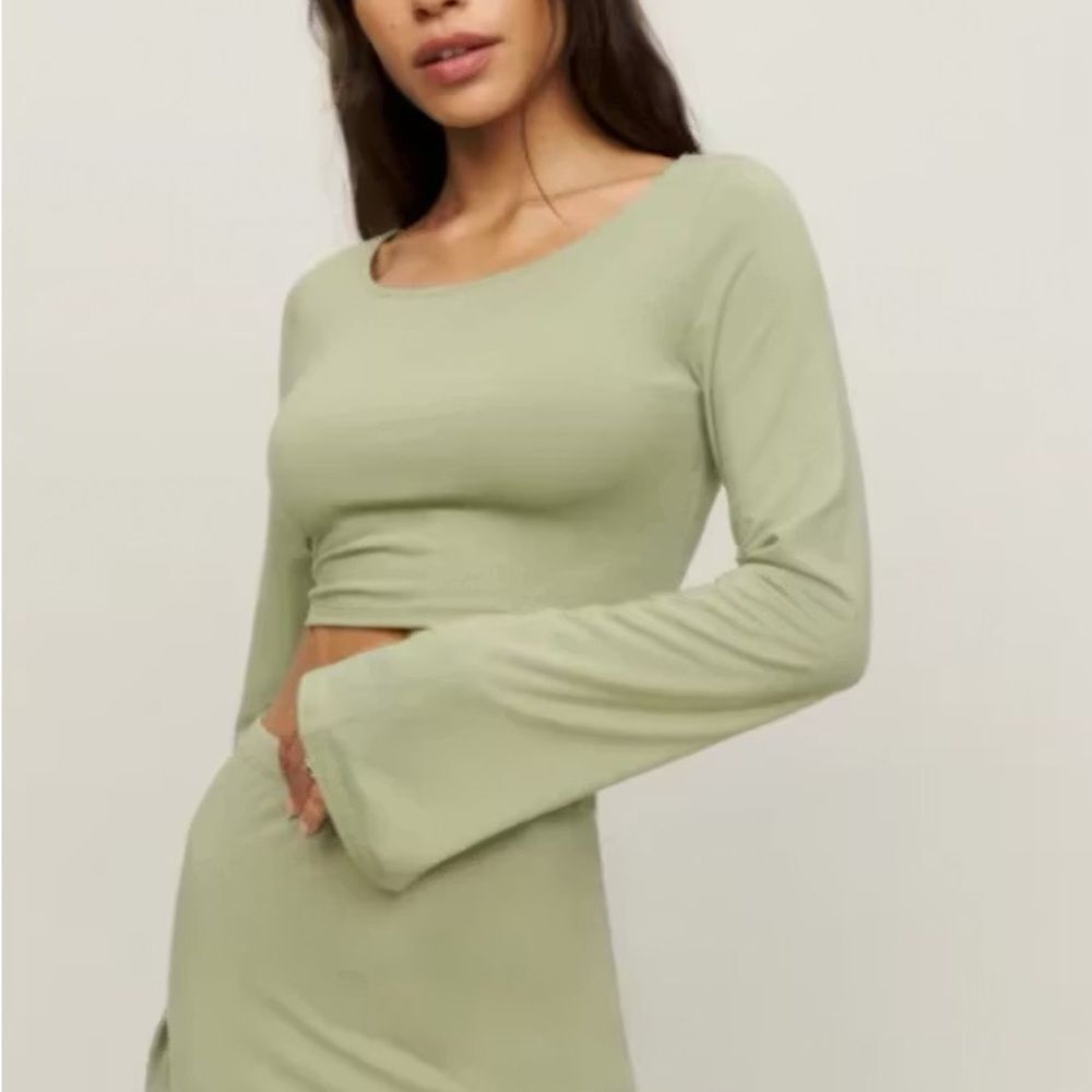 Reformation Scoop Neck Soft Muted Green Long Sleeve Cropped Tee Top Size L